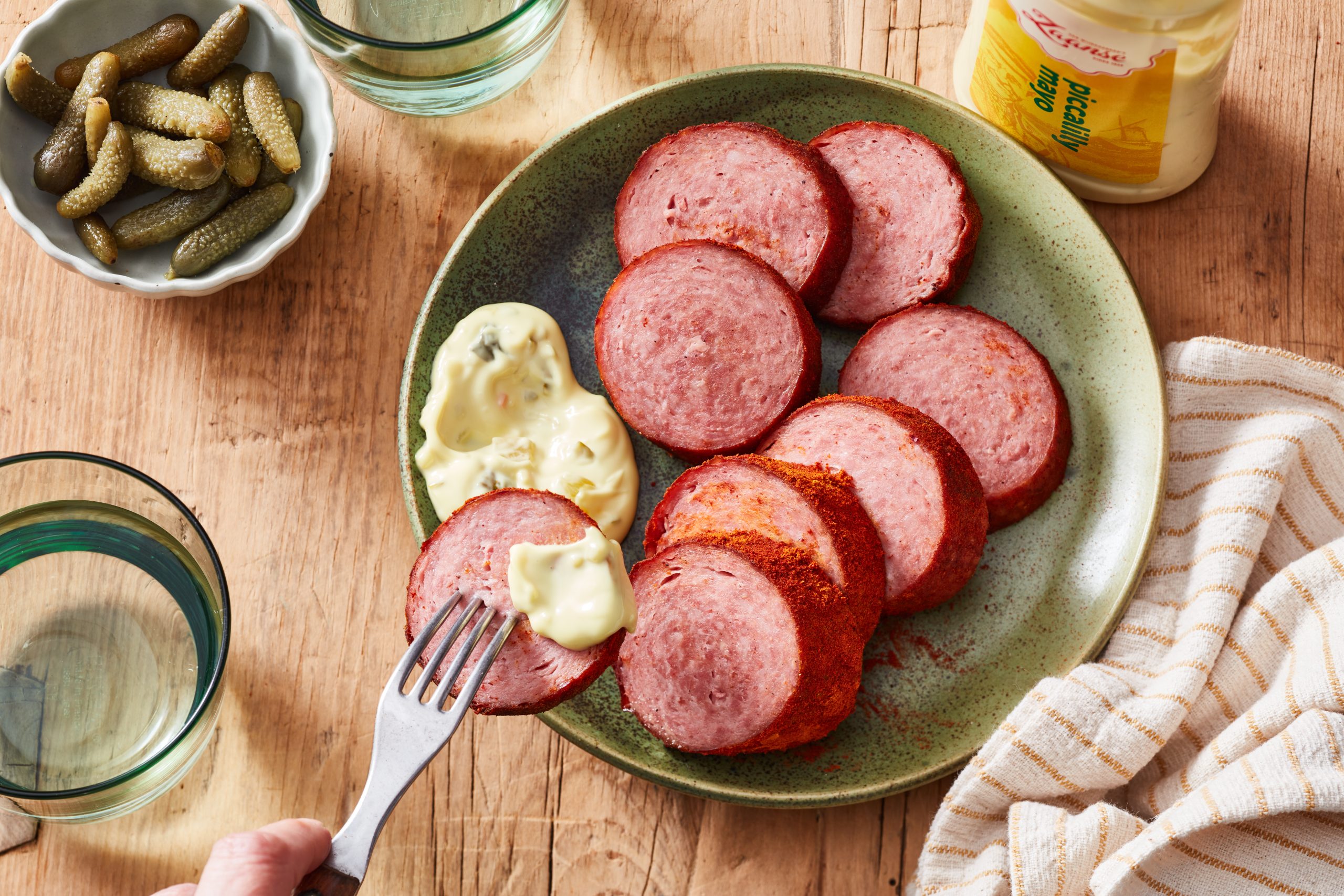 Grillworst met Zaanse piccalilly mayo Grillworst Zaanse piccalilly mayo