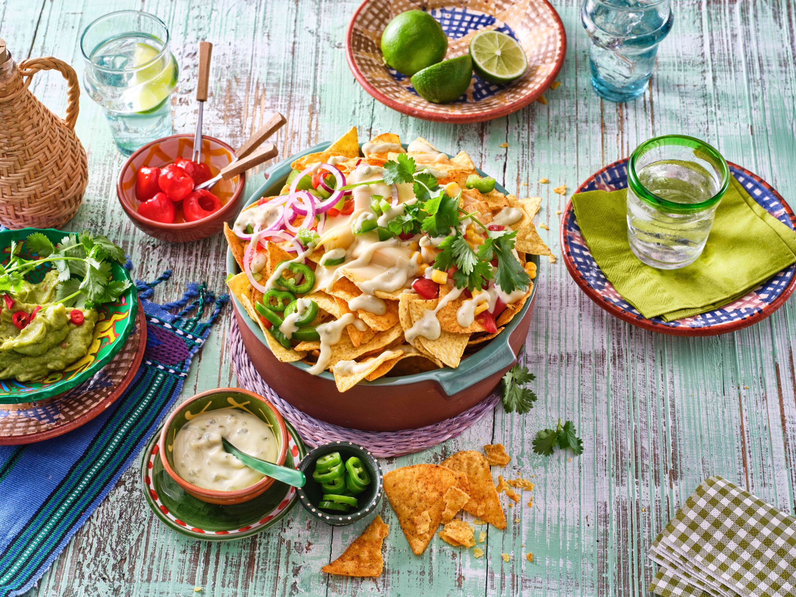 Loaded nachos met Jalapeno Mayo Andijviestamppot met Zaanse piccalilly mayo